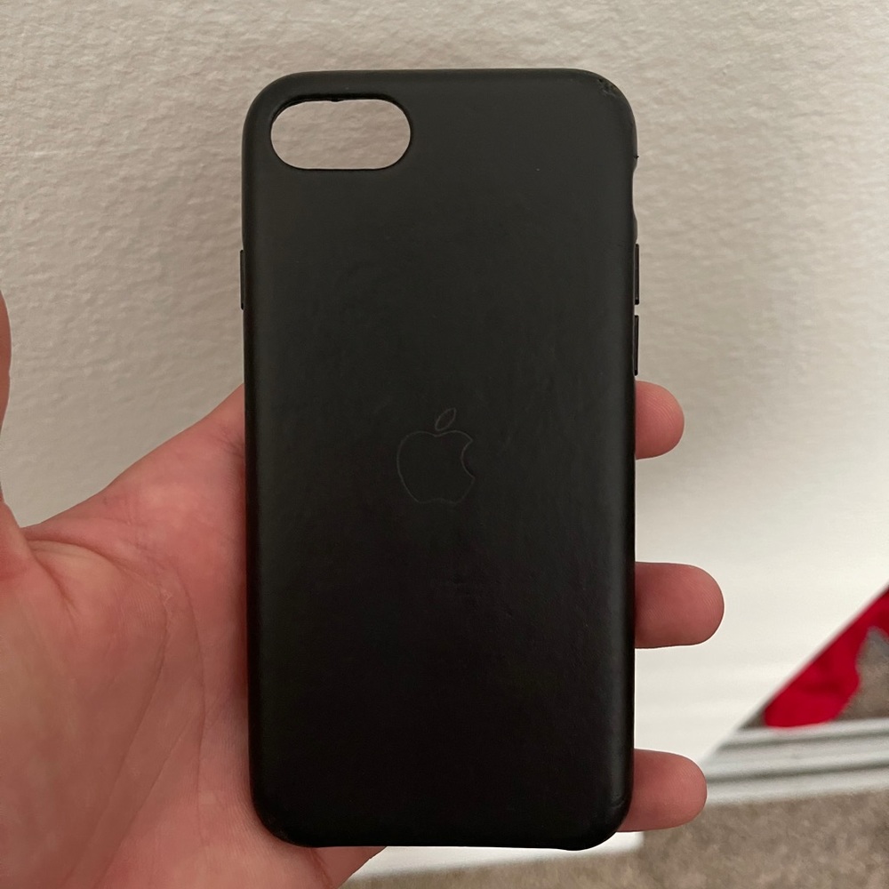IPhone SE Black Leather Apple Case